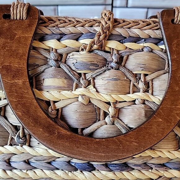 Handmade cornhusk top handle purse - Picture 4 of 9